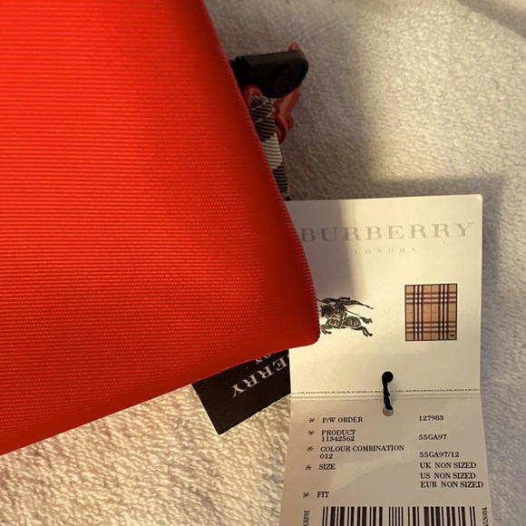 Vintage Burberry red golf zippered folder red w plaid border & 4 Burberry tees. - Picture 3 of 9